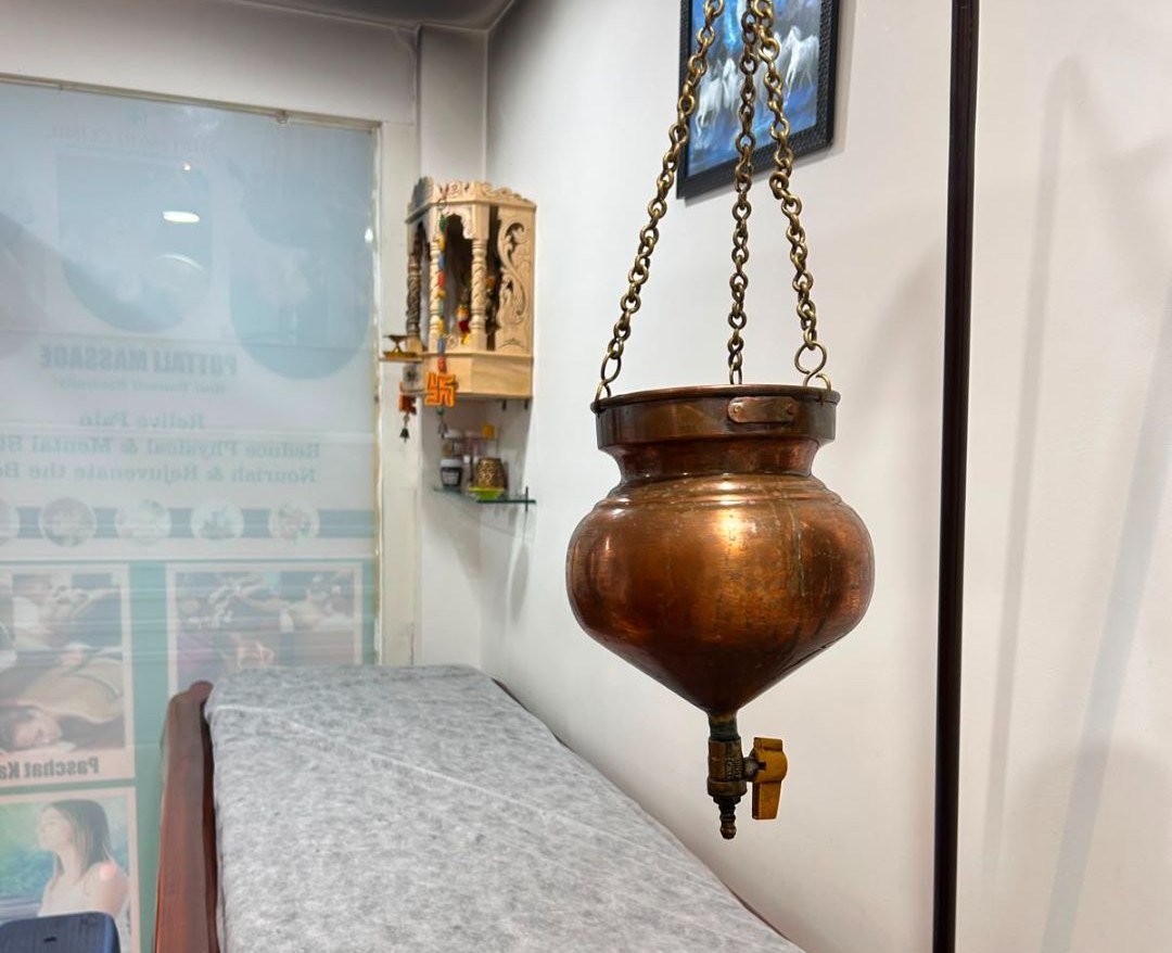 Shirodhara therapy room at Shri Hari Clinic, Bhayli